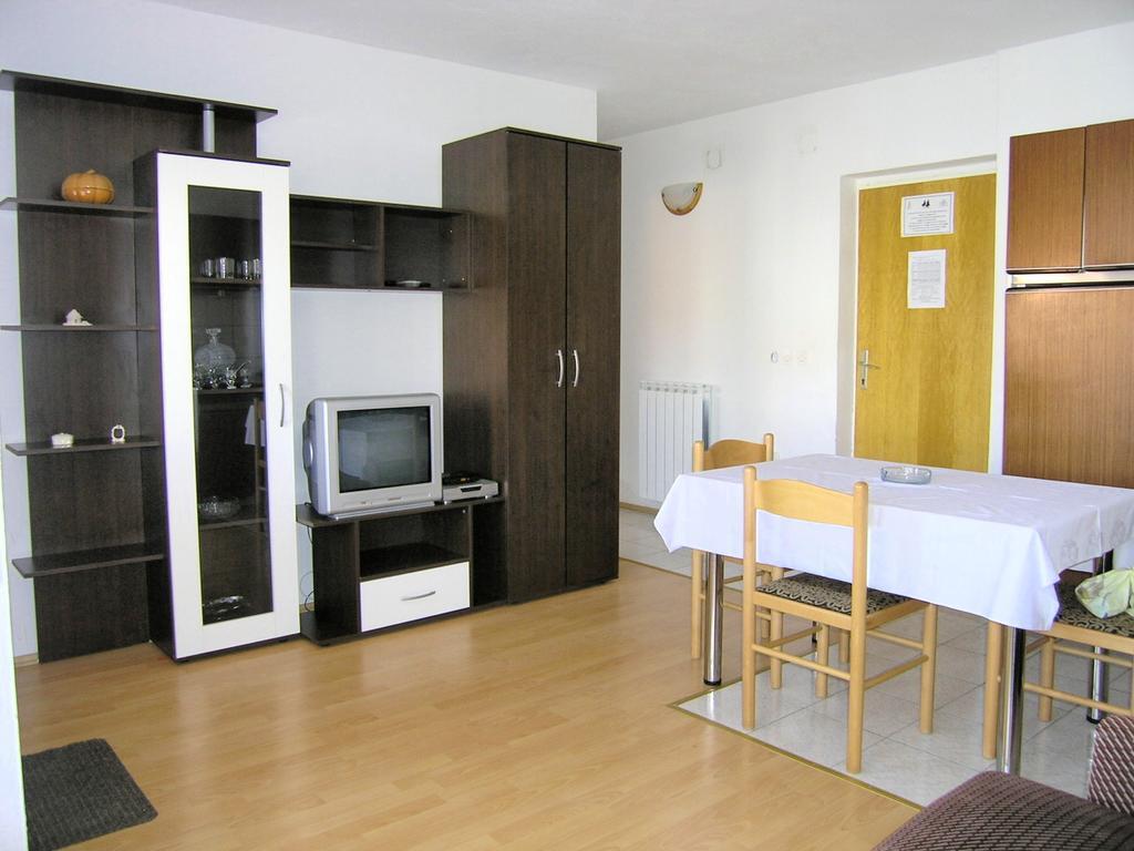 Zahija Apartment Krk Town Quarto foto