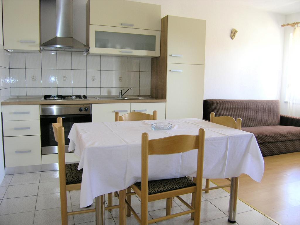 Zahija Apartment Krk Town Quarto foto